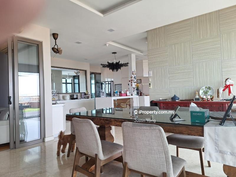 For Sale - Ara Hill Condominium