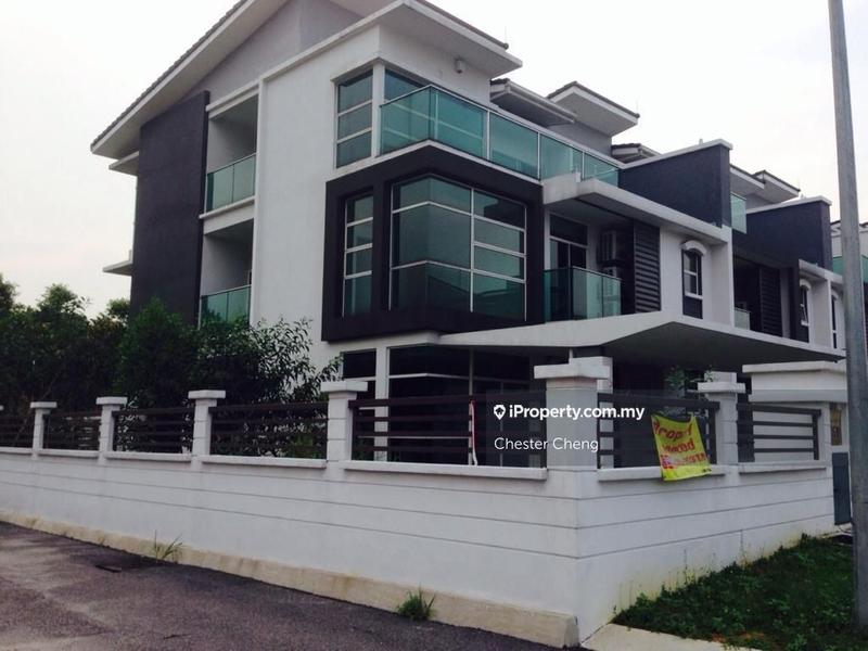 Rumah Teres 3-Tingkat untuk Dijual di USJ Heights, Subang Jaya oleh Chester Cheng - iProperty.com.my