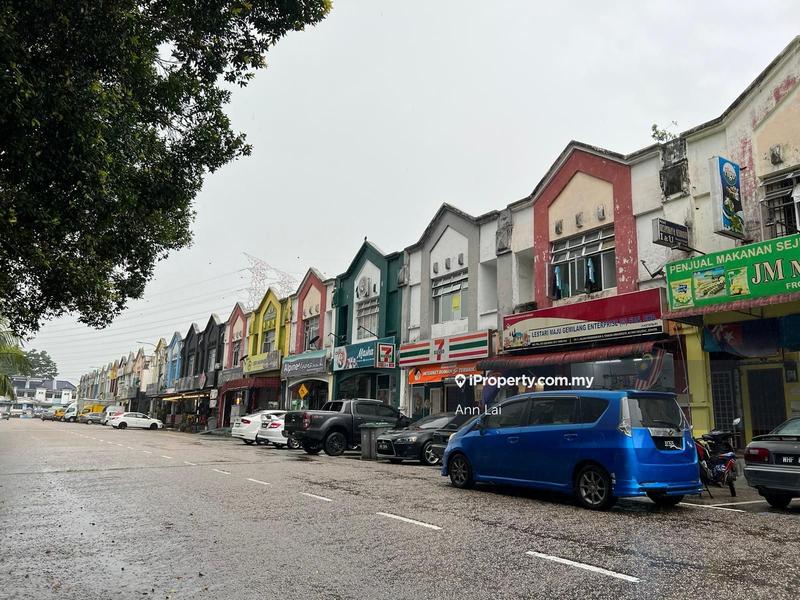 For Sale - Taman University ( Facing Main Road ) 2 Storey Shoplot