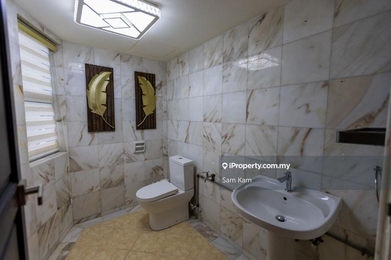 For Sale - Diamond Villa Condominium