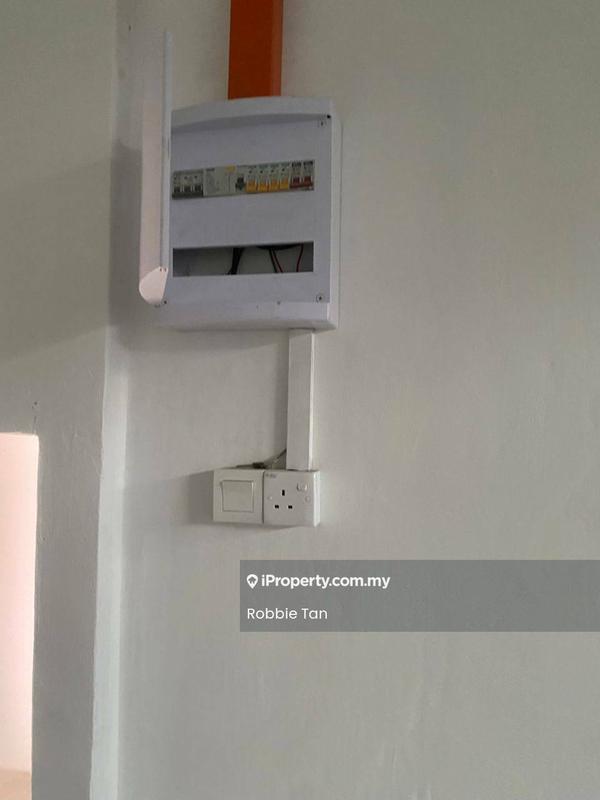 Shop for Rent in Taman Johor Jaya, Johor Bahru by Robbie Tan - Interior - iProperty.com.my