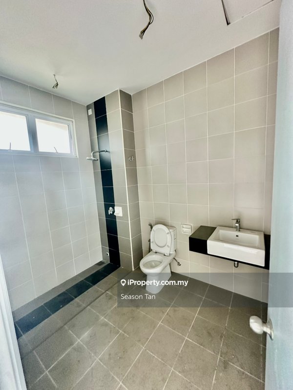 Rumah Berangkai 2.5 Tingkat untuk Dijual di Taman Equine, Seri Kembangan oleh Season Tan - iProperty.com.my