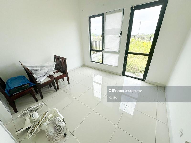 Rumah Berangkai 2 Tingkat untuk Dijual di Hampton Residences Bandar Seri Coalfields, Sungai Buloh oleh Ka Ee - iProperty.com.my