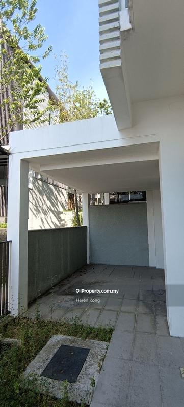 Rumah Berangkai 3 Tingkat untuk Dijual di Duta Villa, Setia Alam oleh Heren Kong - iProperty.com.my