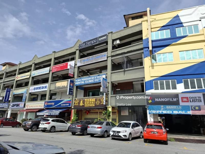 For Rent - Office with lift