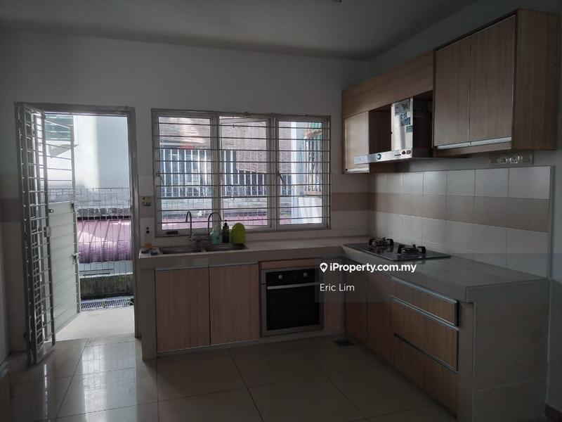 Rumah Bandar untuk Dijual di Chestwood Terrace 1, Bandar Utama, Kayu Ara oleh Eric Lim - iProperty.com.my
