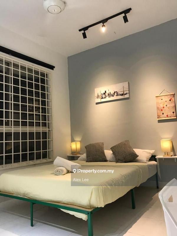 For Rent - Cyberia Crescent 1