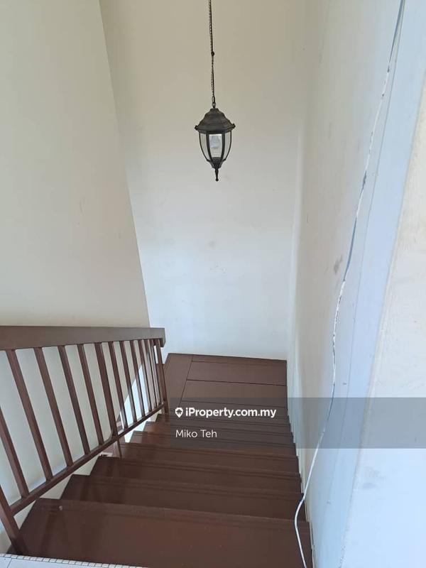 Semi-Detached House for Sale in Taman Pinggiran Putra, Seri Kembangan by Miko Teh - iProperty.com.my