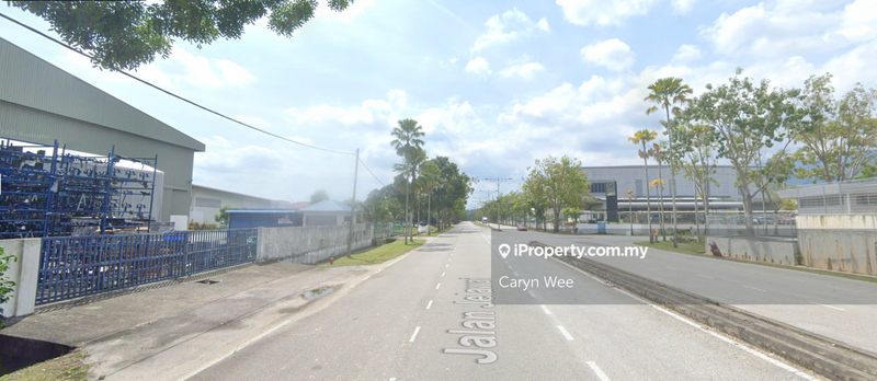 For Rent - GOOD SPEC 4.2 acres detached factory with LOADING BAYs for rent at Proton City