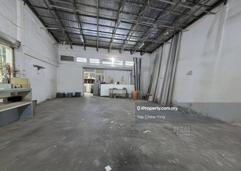 For Sale - Taman Mas Puchong 1.5 Storey Semi D Factory Fully Extend 10,000sqft Build Up