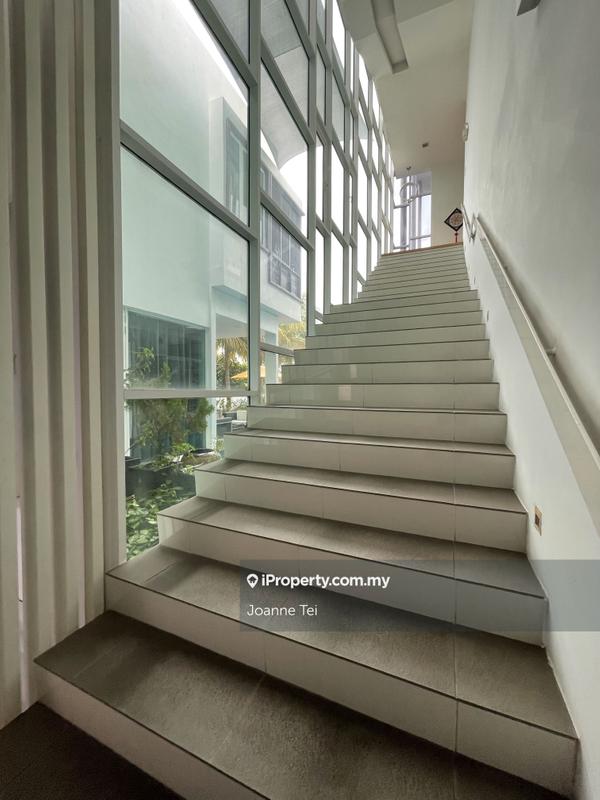 Bungalow House for Sale in Perdana Lakeview East, Cyberjaya, Cyberjaya by Joanne Tei - iProperty.com.my