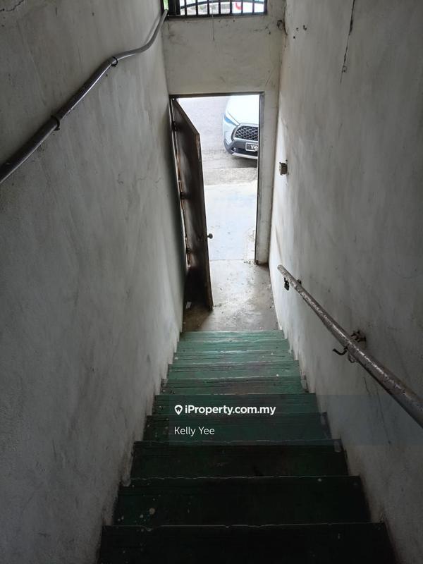 For Rent - 1.5 Storey Light Industrial Shoplot @ Taman Perindustrian Ringan Usahajaya for Rent