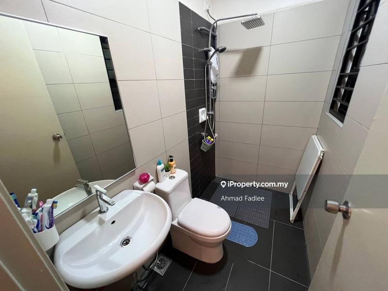 Condominium for Sale in Lake Vista Residence (Tasik Vista Residen) by Ahmad Fadlee - iProperty.com.my