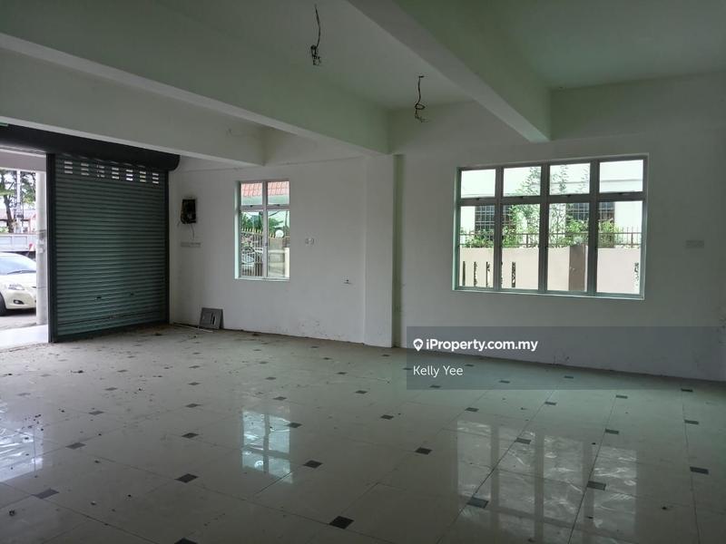 Kedai untuk Dijual di 3 Storey Endlot Shoplot @ Taman Seluang for Sale, Kulim oleh Kelly Yee - iProperty.com.my