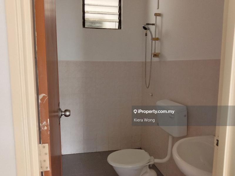 Pangsapuri untuk Dijual di Pangsapuri Bukit Beruang Permai (University Green) oleh Kiera Wong - iProperty.com.my