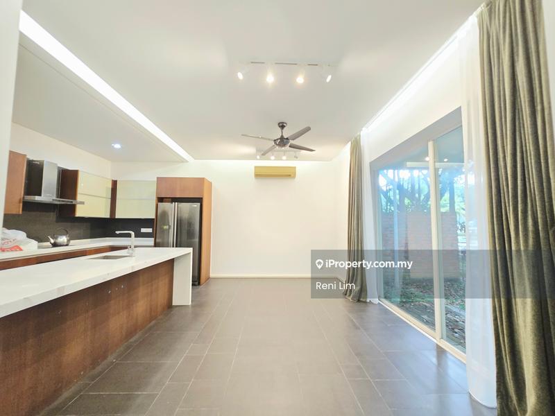 Rumah Berkembar untuk Dijual di Seri Pilmoor, Bayu Timur, Ara damansara, Ara Damansara oleh Reni Lim - Kitchen - iProperty.com.my