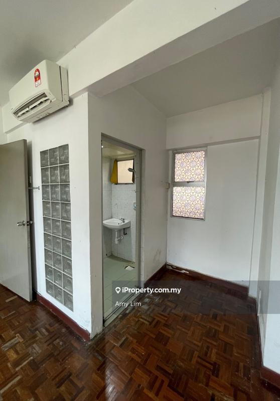 For Sale - Avenue Court