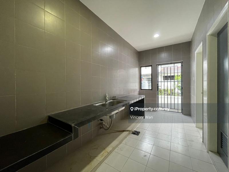 2.5-storey Terraced House for Sale in Sutera Damansara 2.5 Storey Superlink House, Petaling Jaya by Vincent Wan - iProperty.com.my