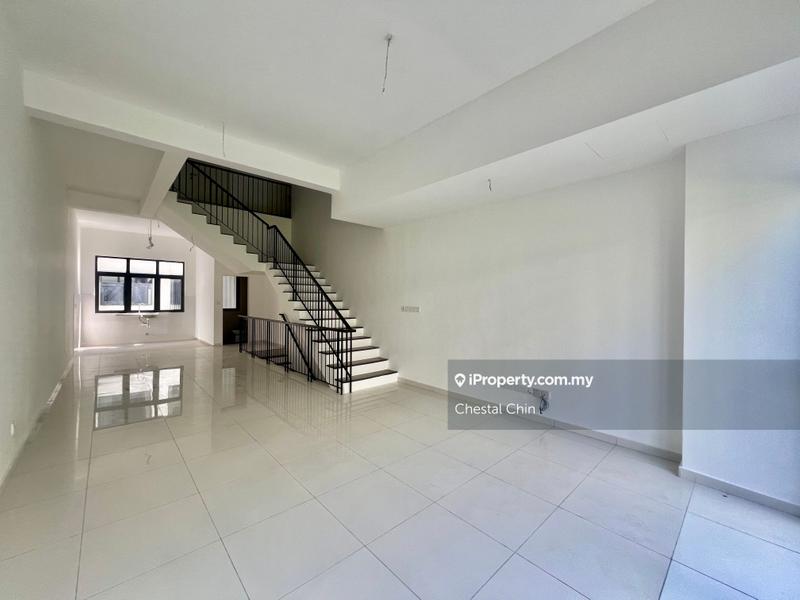 Rumah Bandar untuk Dijual di Taman Bukit Serdang, Seri Kembangan oleh Chestal Chin - iProperty.com.my