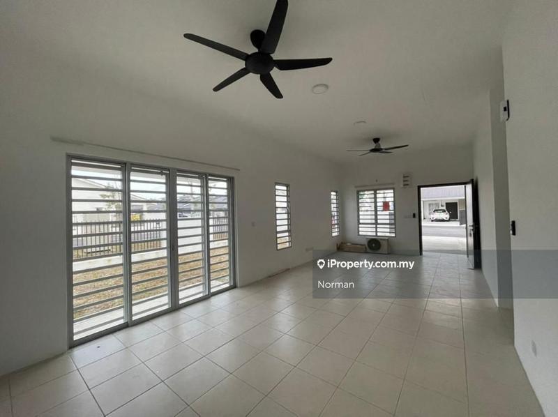 Rumah Berangkai 1 Tingkat untuk Dijual di SINGLE STOREY CORNER @IRINGAN BAYU NEAR SENDAYAN, Seremban oleh Norman - iProperty.com.my