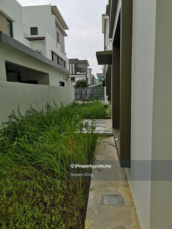 Semi-Detached House for Sale in Setia Utama, Setia Alam by Steven Ding - iProperty.com.my