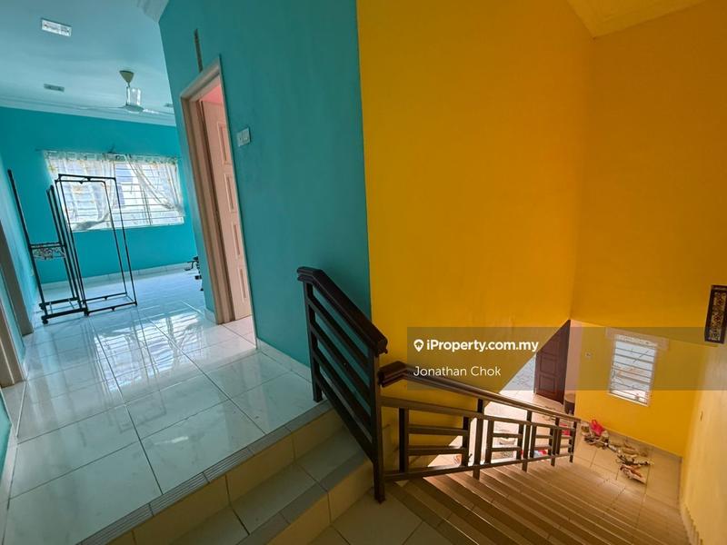 Rumah Berkembar untuk Dijual di Bandar Putra Permai, Seri Kembangan oleh Jonathan Chok - iProperty.com.my
