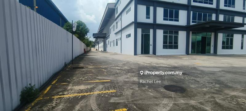 For Rent - Kg Baru Subang,Shah Alam,3 Storey Warehouse