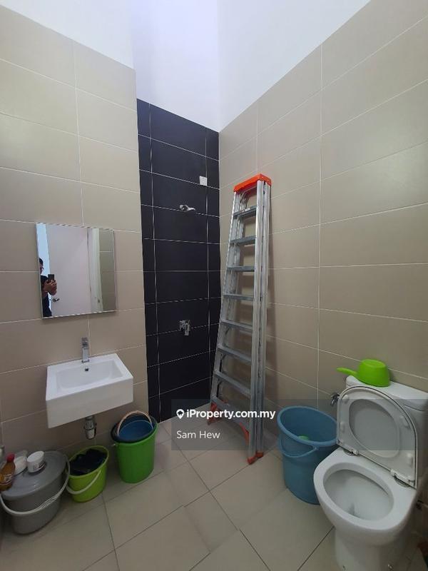 Rumah Berangkai 2 Tingkat untuk Dijual di Merrydale Eco Majestic (Lake View,End Lot), Semenyih oleh Sam Hew - iProperty.com.my