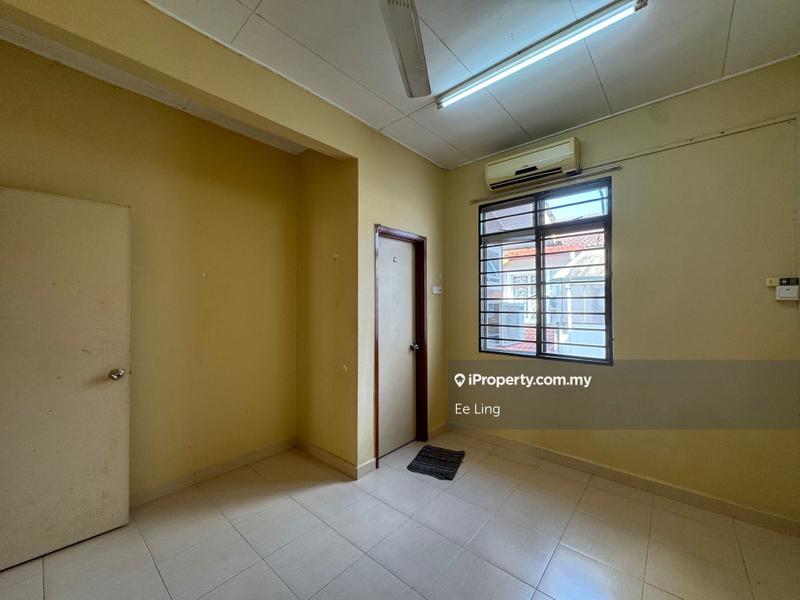 Rumah Berkembar untuk Dijual di Taman Kipark, Puchong oleh Ee Ling - iProperty.com.my