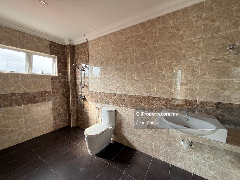 Bungalow House for Sale in Taman United, Jalan Klang Lama (Old Klang Road) by Jean Chiew - iProperty.com.my