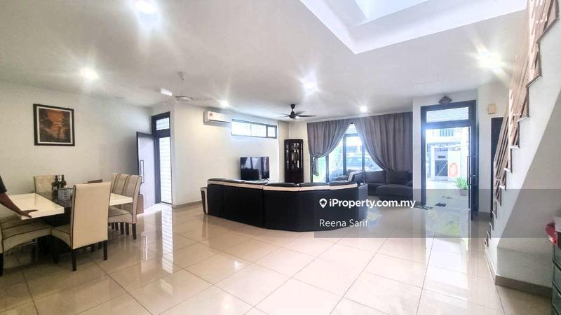 Rumah Berangkai 2 Tingkat untuk Dijual di Angular Lot, Laman Glenmarie, Bigger Size, Glenmarie oleh Reena Sarif - iProperty.com.my