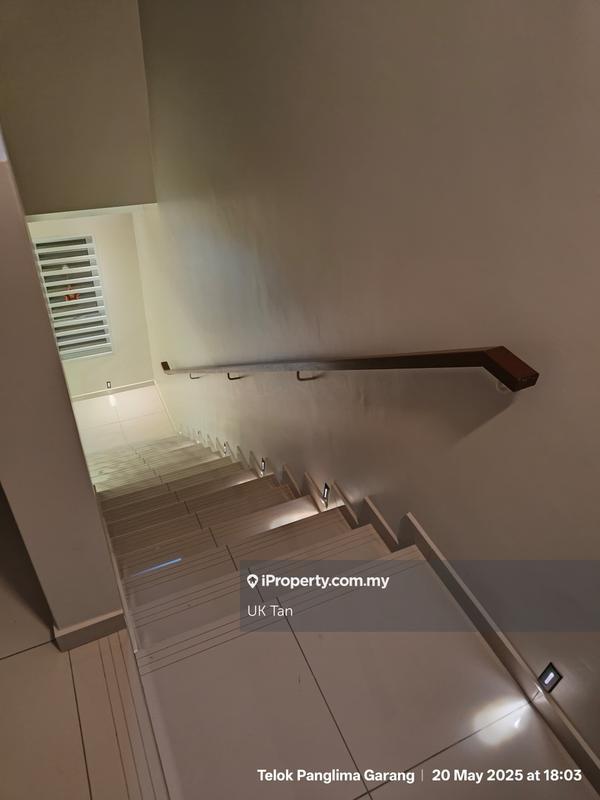 Rumah Teres untuk Dijual di qi6mk, Telok Panglima Garang oleh UK Tan - iProperty.com.my