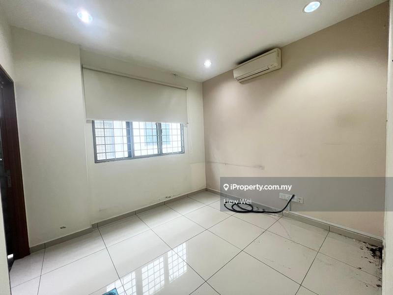 For Sale - Putra walk, Ground Floor Shop lot, Pinggiran Putra