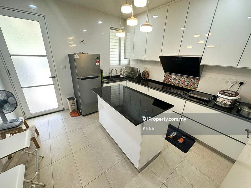 Rumah Berkembar untuk Dijual di Hemingway Residences Bandar Seri Coalfields, Sungai Buloh oleh Ka Ee - iProperty.com.my