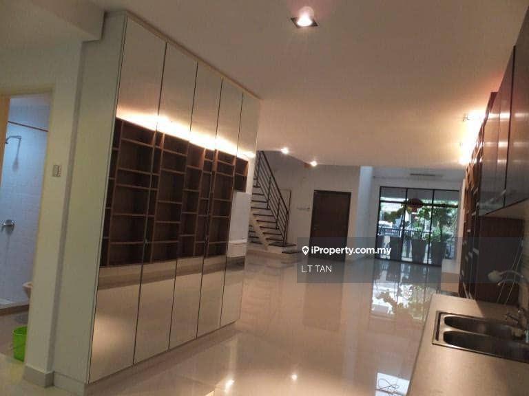 Rumah Teres 3-Tingkat untuk Dijual di Meadow Lakefield Sungai Besi, Sungai Besi oleh L.T TAN - iProperty.com.my