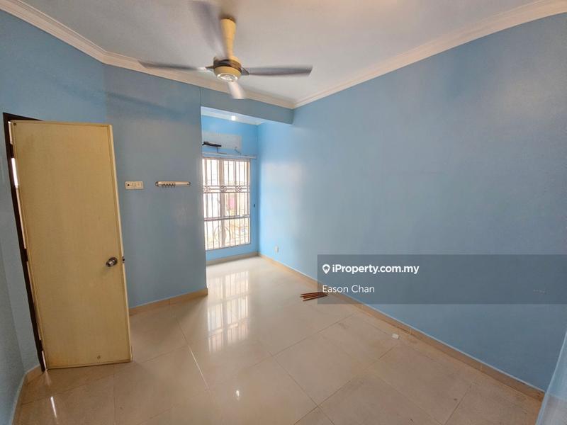 Rumah Teres 3-Tingkat untuk Dijual di Batu 9, Cheras oleh Eason Chan - iProperty.com.my