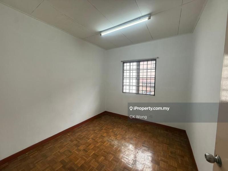Rumah Teres untuk Dijual di Taman Lestari Perdana, Seri Kembangan oleh CK Wong - iProperty.com.my