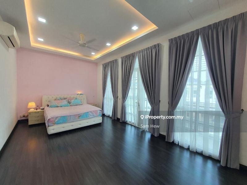 Rumah Berangkai 2 Tingkat untuk Dijual di Merrydale Eco Majestic (Lake View,End Lot), Semenyih oleh Sam Hew - iProperty.com.my