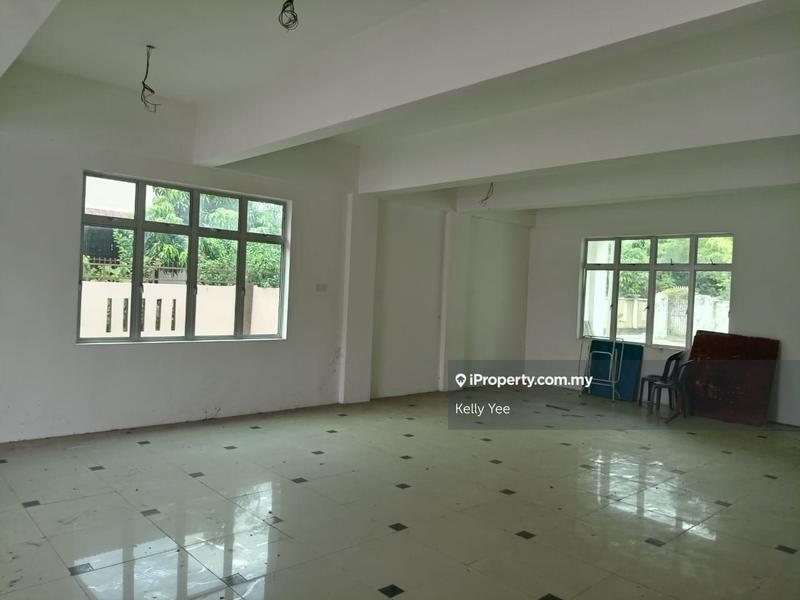 Kedai untuk Dijual di 3 Storey Endlot Shoplot @ Taman Seluang for Sale, Kulim oleh Kelly Yee - iProperty.com.my