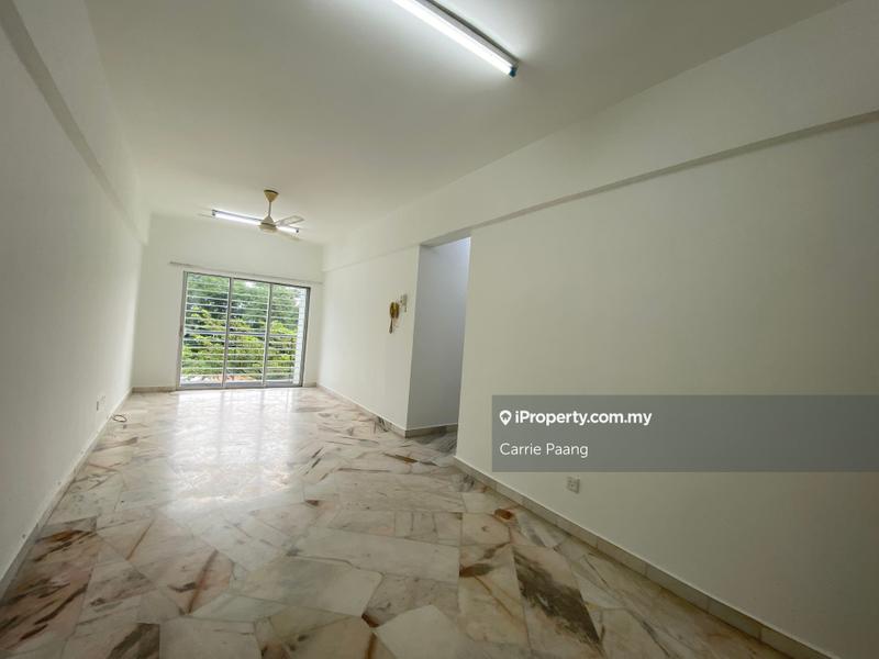 Condominium for Rent in Nusa Mewah Villa Condominium by Carrie Paang - living area - iProperty.com.my