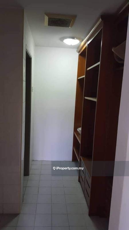 Rumah Bandar untuk Dijual di Country Heights, Kajang oleh Anna Loh - iProperty.com.my