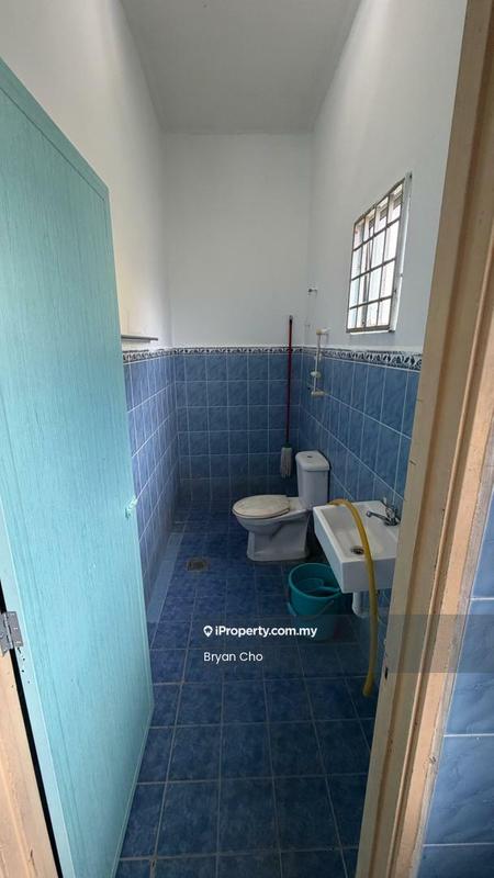 Rumah Berangkai 2 Tingkat untuk Dijual di Taman Prima Saujana, Kajang oleh Bryan Cho - Bathroom - iProperty.com.my