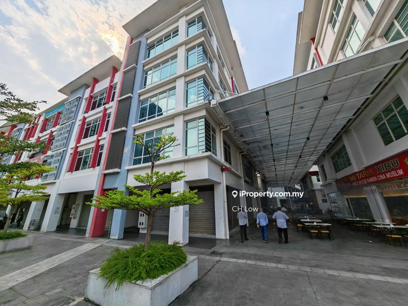 Shop / Office for Rent in Bandar Putra Permai, Seri Kembangan by CH Low - iProperty.com.my