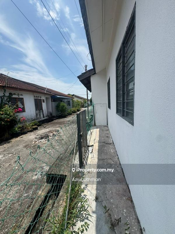 Rumah Teres 1-Tingkat untuk Dijual di Taman Intan Perdana, Port Dickson oleh Azrul Othman - Exterior - iProperty.com.my