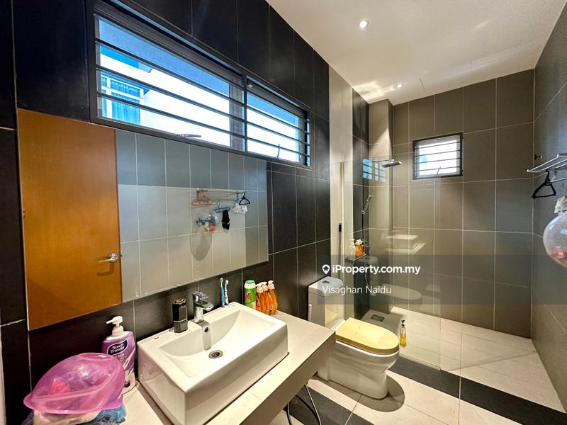 Bungalow House untuk Dijual di Bandar Country Homes, Rawang oleh Visaghan Naidu - iProperty.com.my