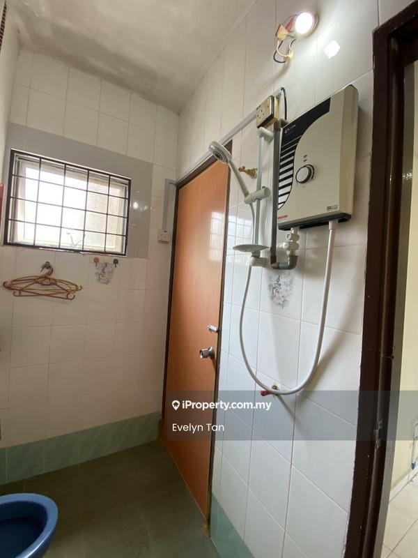 Rumah Berangkai 2 Tingkat untuk Dijual di Subang Jaya, Selangor oleh Evelyn Tan - Bathroom - iProperty.com.my