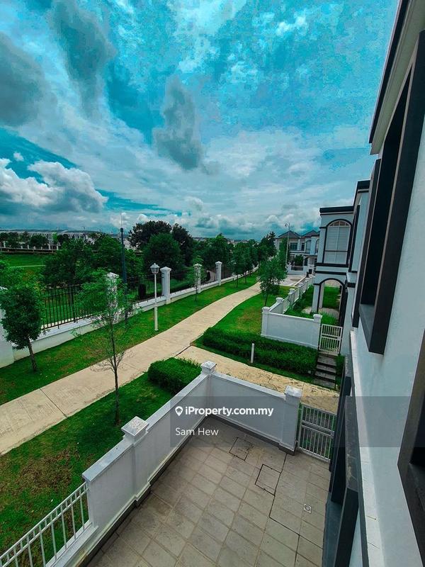 Rumah Berangkai 2 Tingkat untuk Dijual di Merrydale Eco Majestic (Lake View,End Lot), Semenyih oleh Sam Hew - iProperty.com.my
