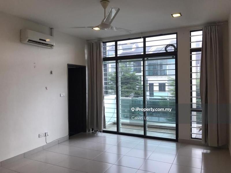 Rumah Teres 2.5-Tingkat untuk Dijual di Kinrara Residence, Puchong oleh Calvin Lo - iProperty.com.my