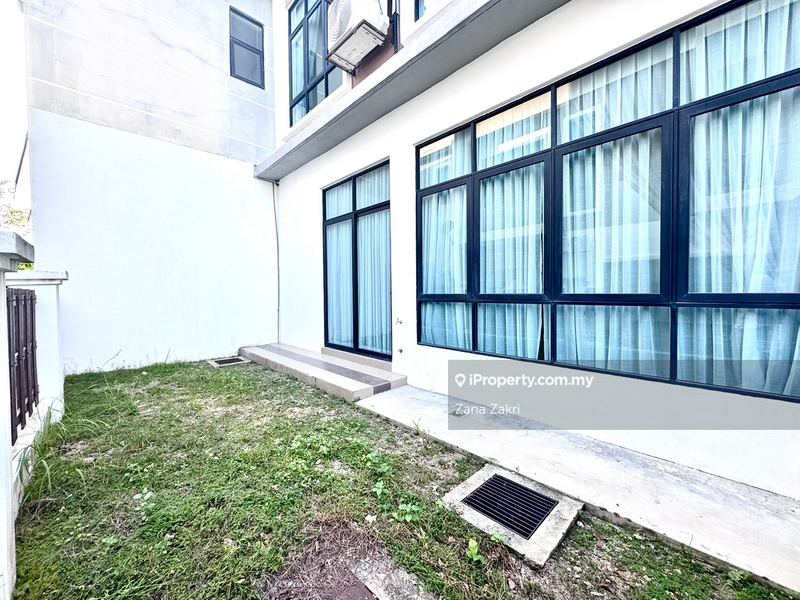 Rumah Berkembar untuk Dijual di Taman Melawati, Ulu Kelang oleh Zana Zakri - Masterbedroom bathroom - iProperty.com.my
