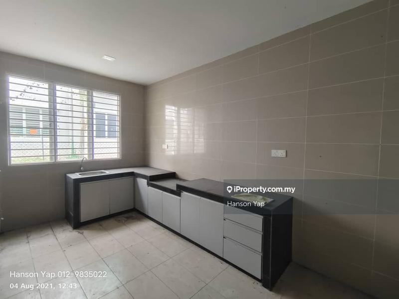 Rumah Berangkai 3 Tingkat untuk Dijual di Taman Mesra Utama, Seri Kembangan oleh Hanson Yap - iProperty.com.my